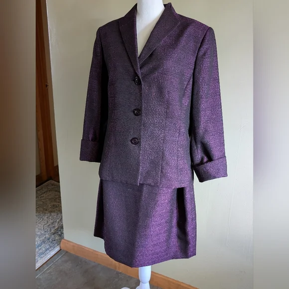 Le Suit Purple Blazer and Skirt Set - Picture 6 of 10